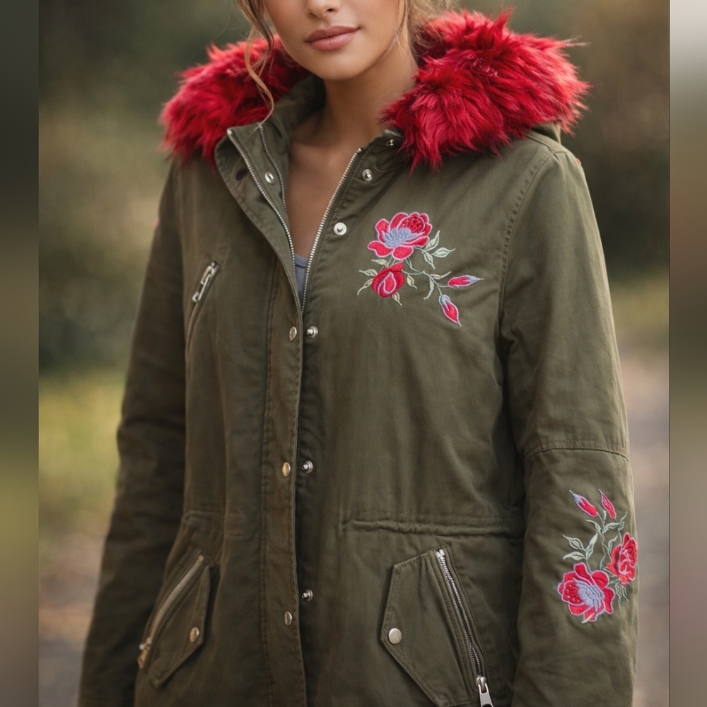 $280 Romeo + Juliet Couture Olive Green Cargo Jacket with Red Fur Trim Hood